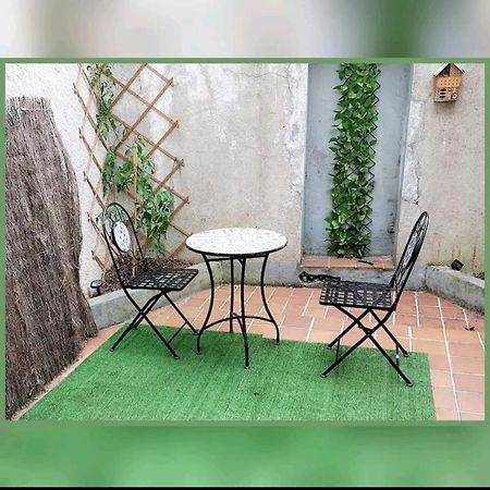 Charmant Deux Pieces Dans Le Vieux Montluçon Extérieur photo